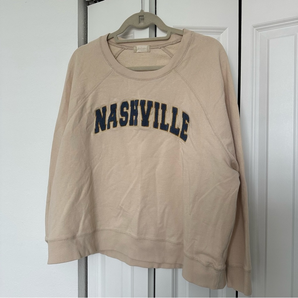 NASHVILLE CREWNECK LONG SLEEVE TOP (size large)